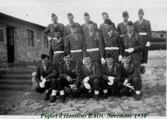 1958 - Baiou - piquet d'honneur
